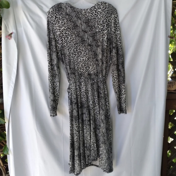 41 Hawthorn Midi Long Sleeve Real Wrap Dress Black Geometric Print Sz Medium - Picture 8 of 8